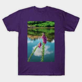 Purple flowers on the lake shore - Cragside T-Shirt